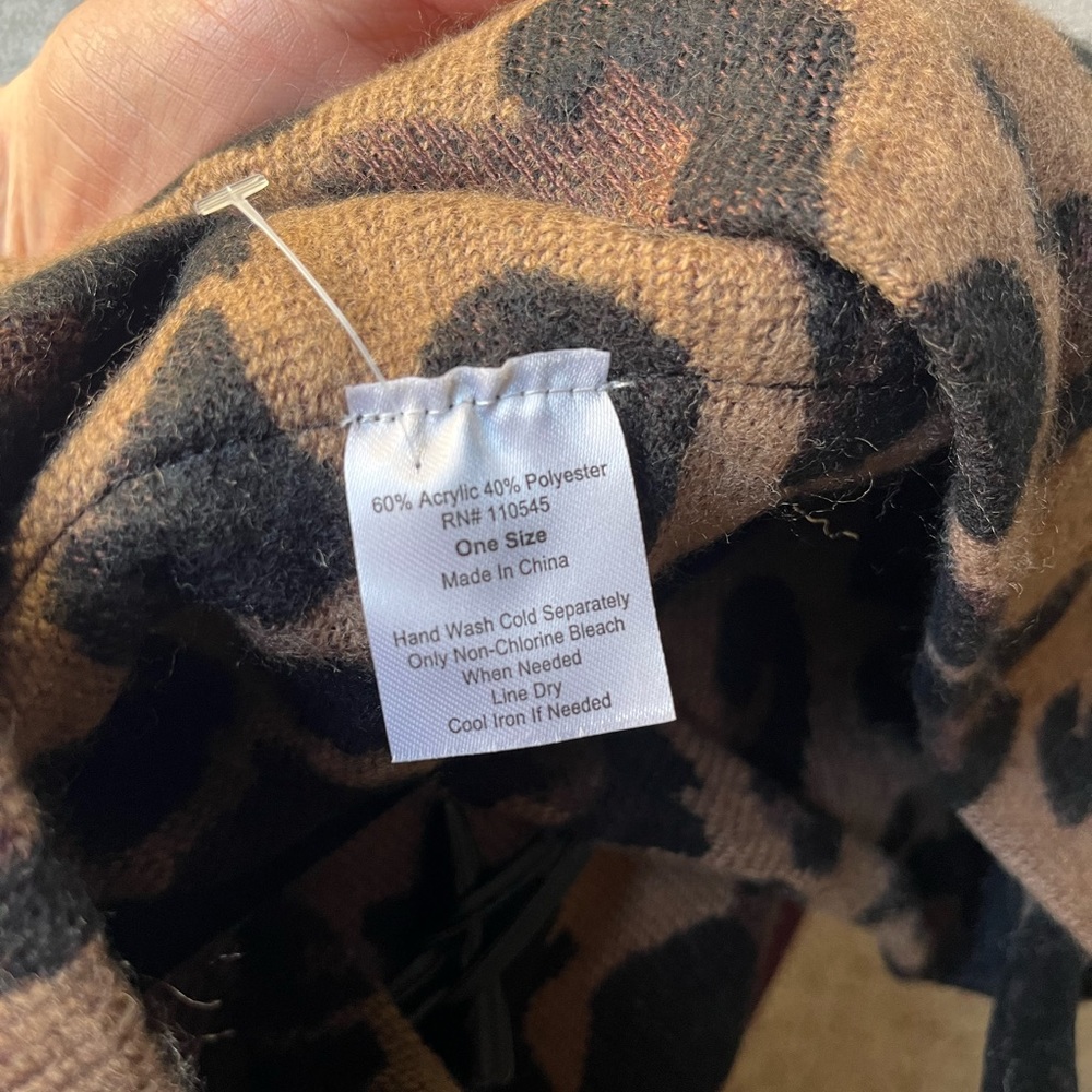 Leopard print shawl - Picture 4 of 4